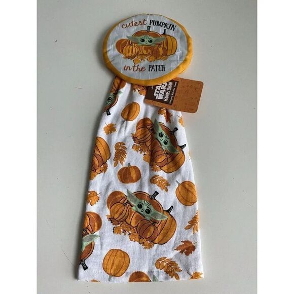 Disney Baby Yoda Grogu Pumpkin Patch Fall Autumn Kitchen Hanging Towel NEW - Picture 1 of 10